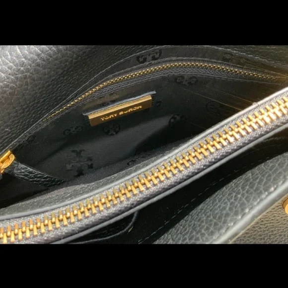 🌹💯% AUTHENTIC Tory Burch Leather Shoulder Bag.                       
🌹NWT - Picture 10 of 11